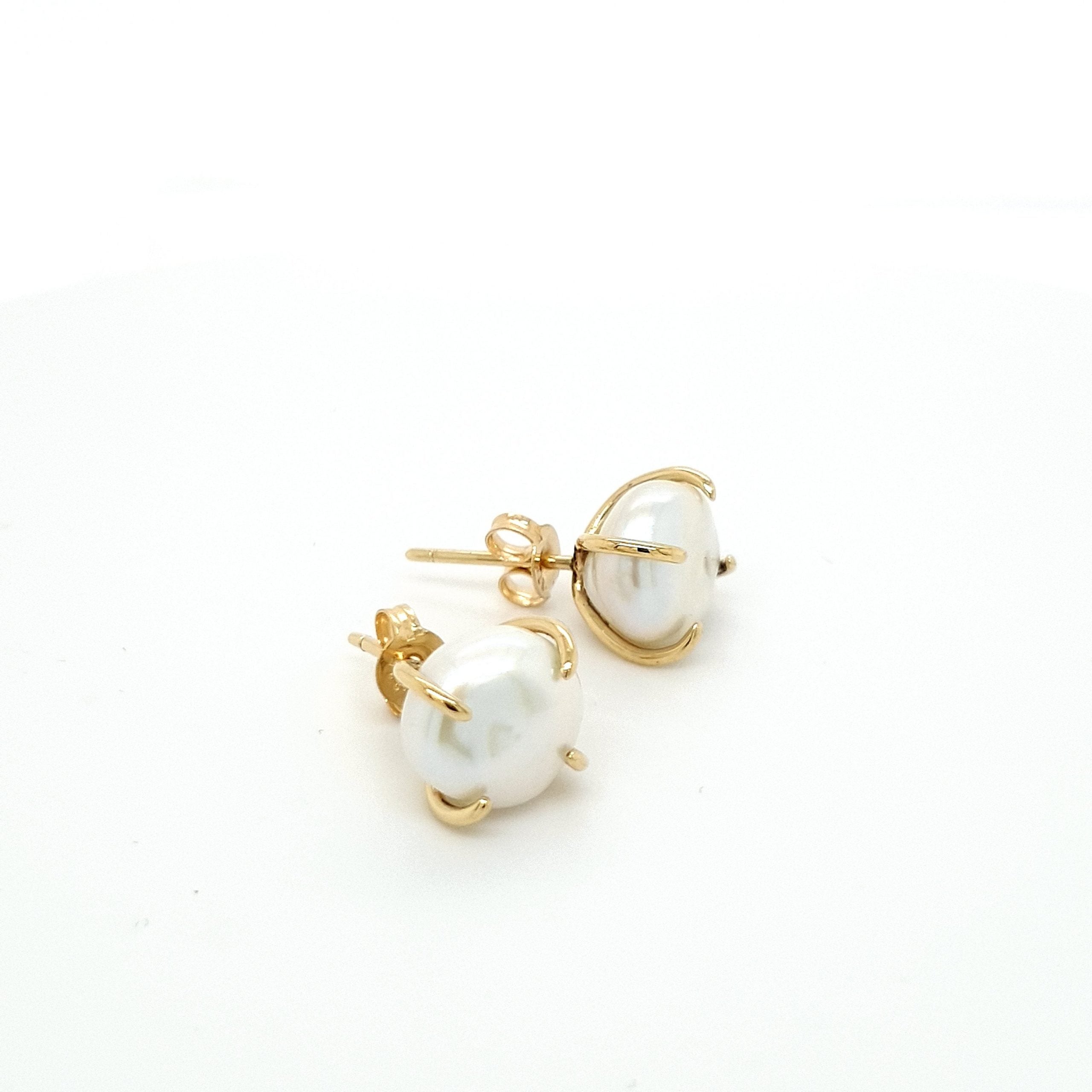 Keshi Pearl studs
